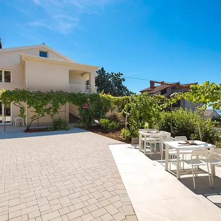 Seaview Garden Premium *
