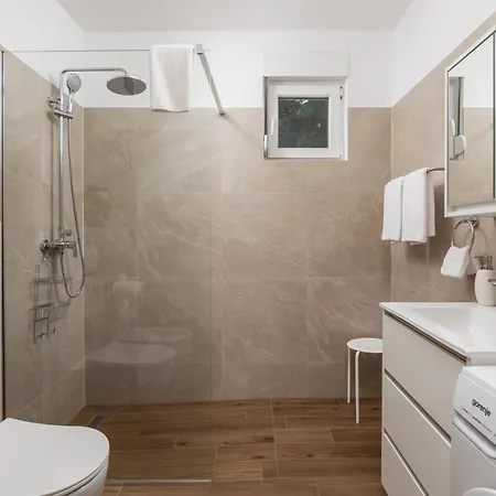 Seaview Garden Premium