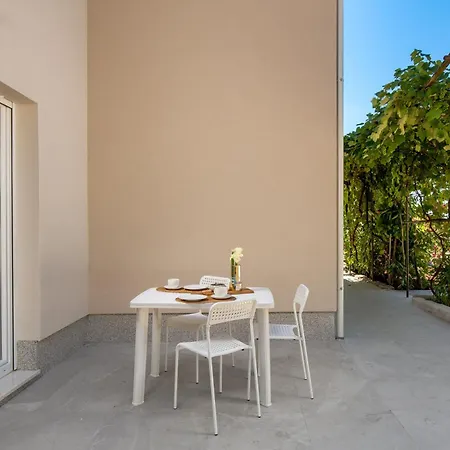 Seaview Garden Premium *