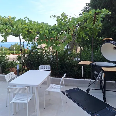 Seaview Garden Premium Apartment Kostrena