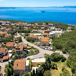 Seaview Garden Premium كوسترينا