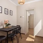 Seaview Garden Premium كوسترينا