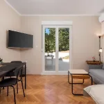 Seaview Garden Premium كوسترينا