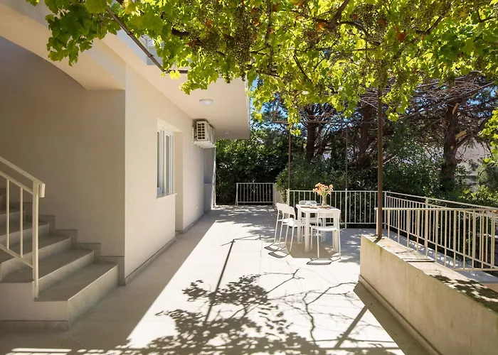 Seaview Garden Premium Apartment