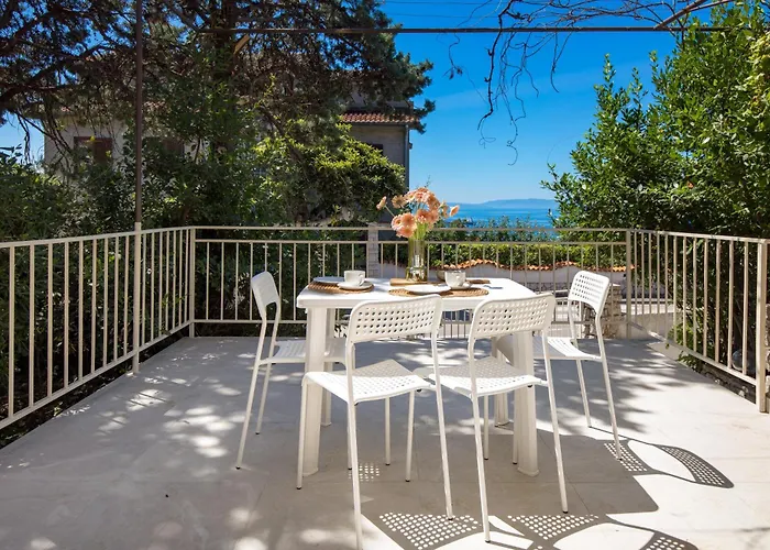 Seaview Garden Premium Apartment Kostrena