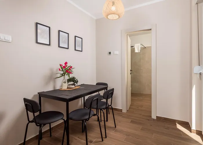 Seaview Garden Premium Kostrena