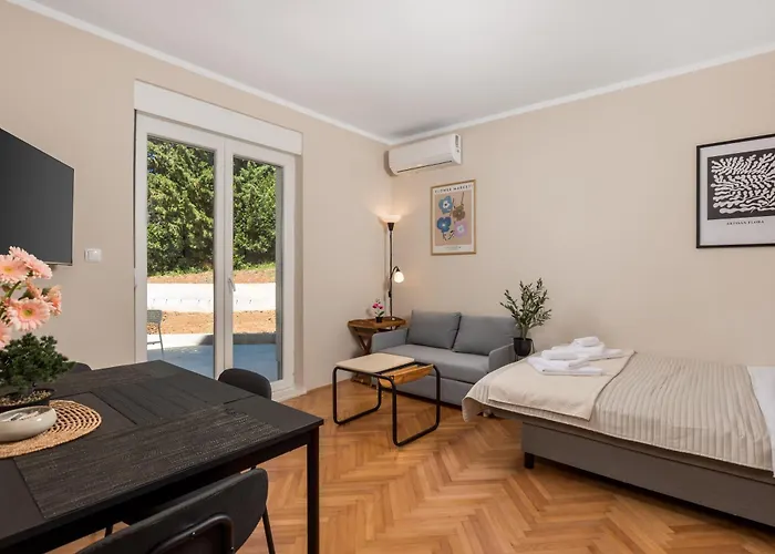 Seaview Garden Premium Apartment Kostrena