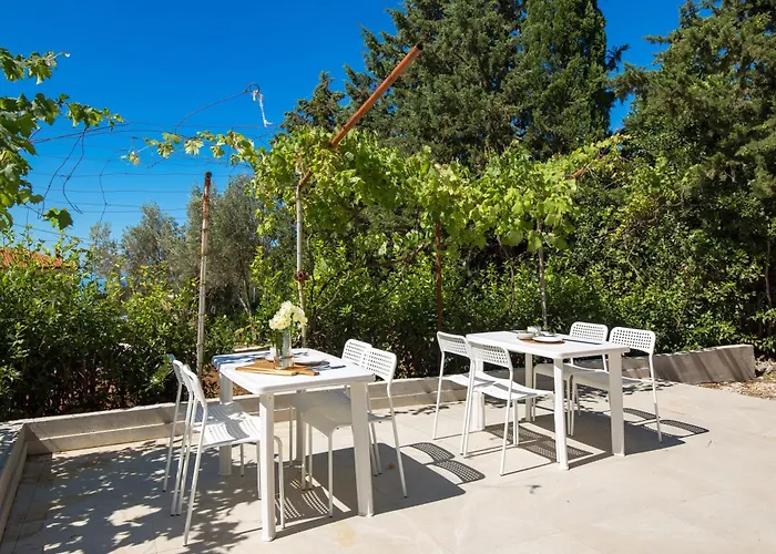 Seaview Garden Premium Kostrena