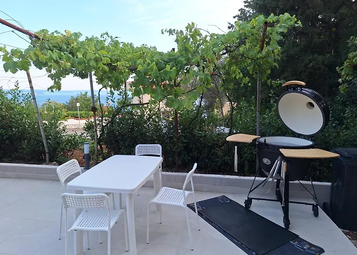 Seaview Garden Premium Apartment Kostrena